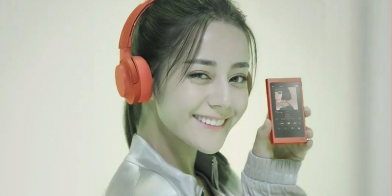 迪丽热巴代言索尼音频全系列产品 迪丽热巴代言索尼音频全系列产品