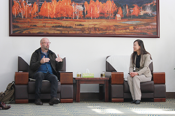 英国提赛德大学保罗教授一行访问辽宁传媒大学