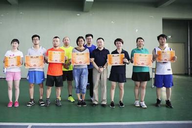 辽宁传媒大学成功举办第六届教职工羽毛球比赛
