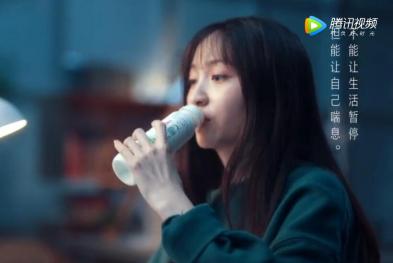 伊利畅轻——成年人的崩溃总是痊愈得小心翼翼